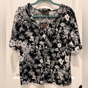 Amana Womens Flowered 2X Top